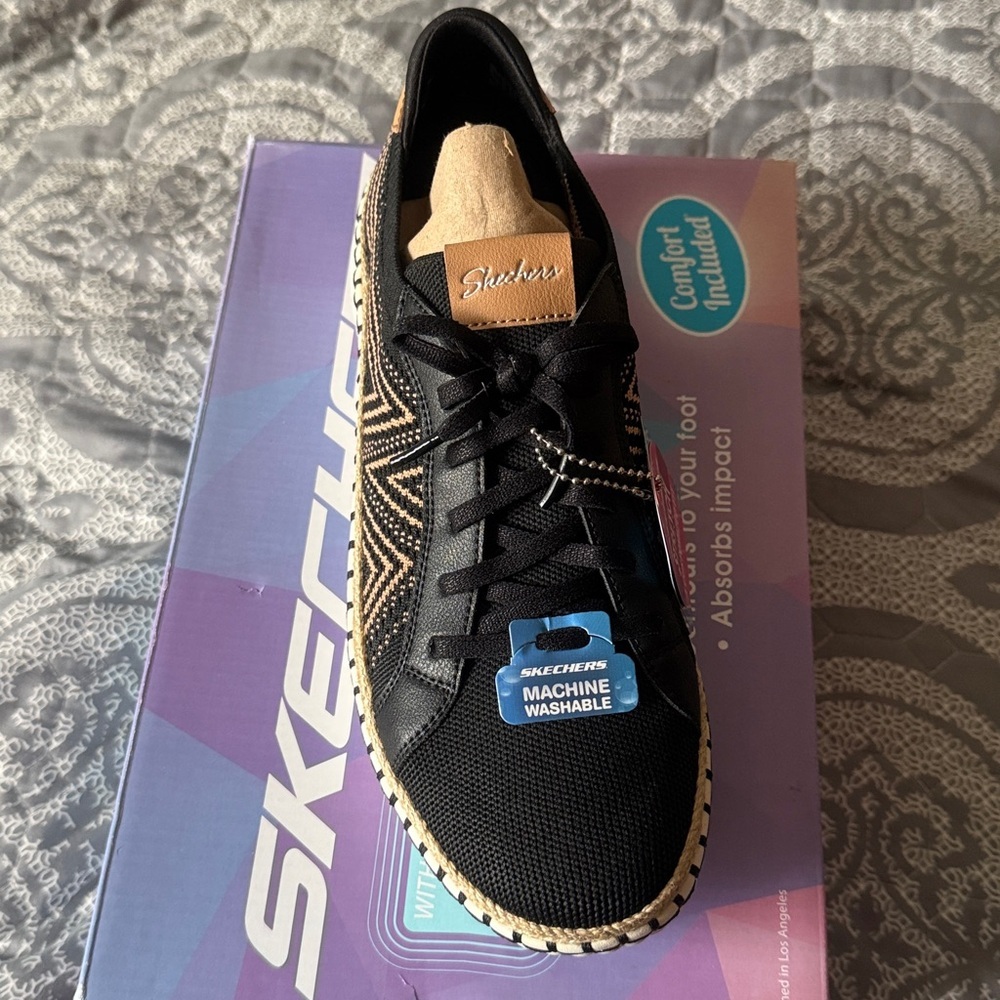 Skechers Wilshire Blvd Bellevue Women’s Black and Tan Sneakers Vegan Shoes - Picture 8 of 10